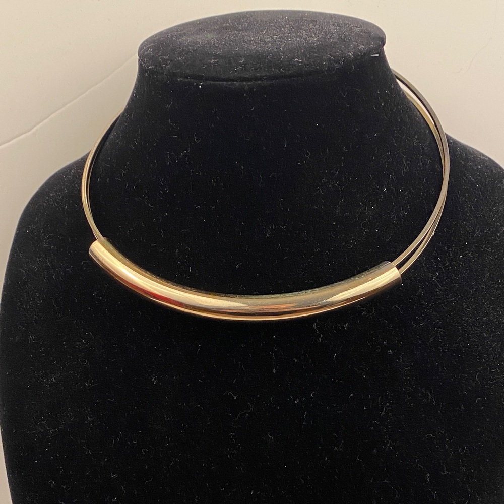 Sleek Gold Tone Omega Collar Choker Necklace
